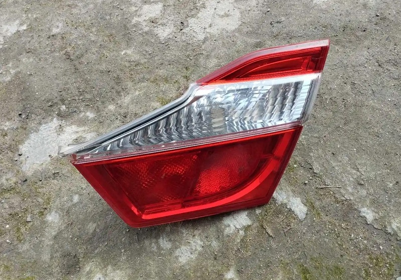 Фонарь задний правый на Toyota Camry 5